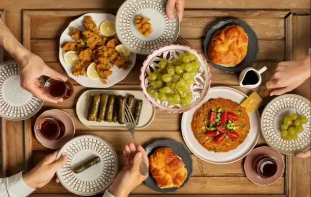 Kamu Punya Penyakit Asam Lambung? Berikut ini Menu Buka Puasa yang Aman dan Sehat Buat Kamu Penderita Asam Lambung
