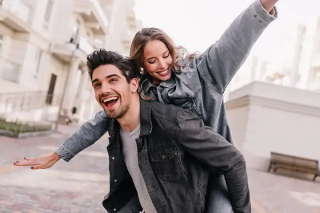 20 Gombalan Romantis Lucu yang Bikin Tertawa, Meski Garing Tapi Tetep Bisa Bikin Gadis Pekalongan Jadi Baper!