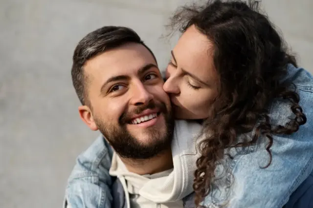 Cinta yang Nyeleneh, 20 Gombalan Romantis Lucu untuk Membuat Pasangan Tersenyum Manis, Cocok Buat Gadis Asal Purworejo