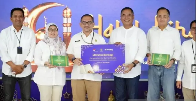 Baznas dan Mitratel Salurkan 63 Al Quran Braille untuk Tunanetra