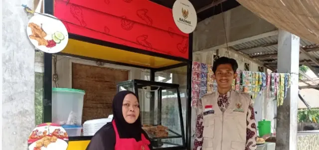 Didampingi BAZNAS, Widya Bangkit Lewat Gerobak ZChicken