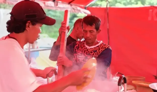 Kemensos Dirikan Dapur Umum dan Toilet Portable untuk Pengungsi Tanah Bergerak di Brebes