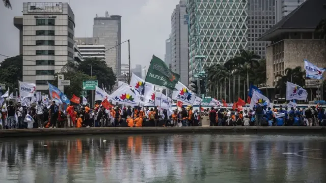 150 Ribu Buruh Peringati May Day 2025 di Monas, Prabowo Disebut Akan Hadir