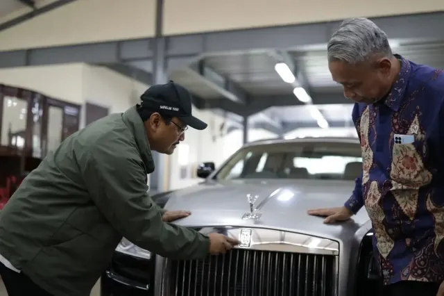 Lelang Kemensos, Gus Ipul: Rolls Royce Jadi Rumah untuk Keluarga Miskin