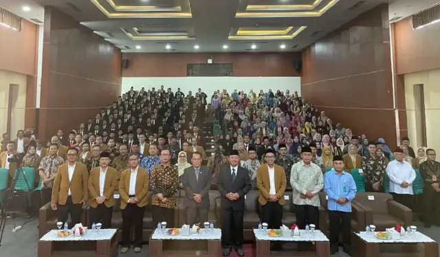 UIN Sunan Gunung Djati Kukuhkan 1.496 Guru Profesional Siap Jalankan Pendidikan Berbasis Kasih Sayang