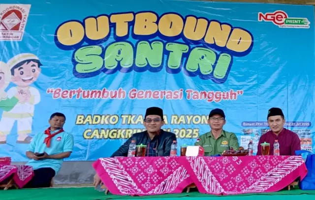 Outbond Santri Cangkringan Diharapkan Cetak Generasi Emas Cinta Tanah Air