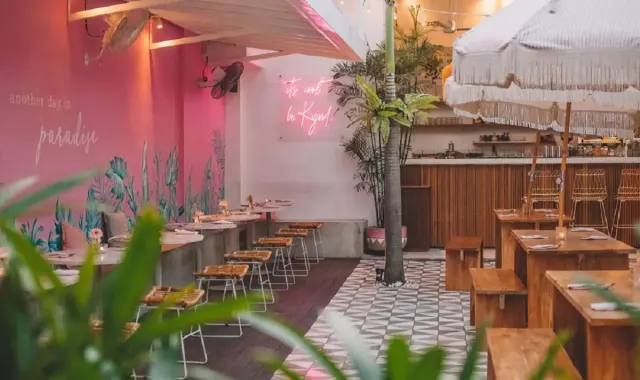 Tempat Makan Hits yang Lebih Terkenal Karena Desain daripada Menunya