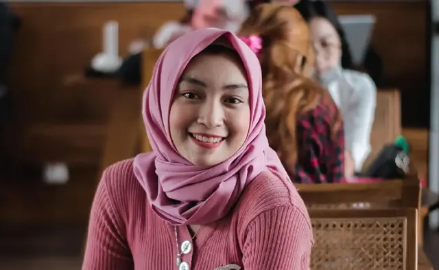 Tren Gaya Rambut Wanita Berhijab yang Modis dan Praktis