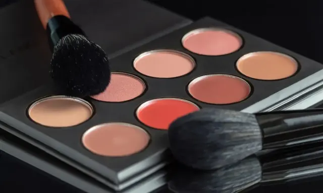 Blush On Cream vs Powder: Mana yang Cocok Buat Kamu?
