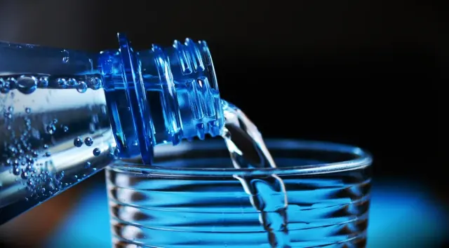 Sederet Manfaat Minum Air Putih untuk Tubuh Kamu, dari Kesehatan Tubuh hingga Kesehatan Kulit