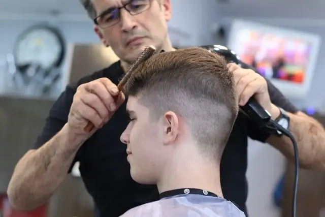 Inspirasi Gaya Rambut Pria 2025: Dari Klasik Elegan hingga Trendy Kekinian